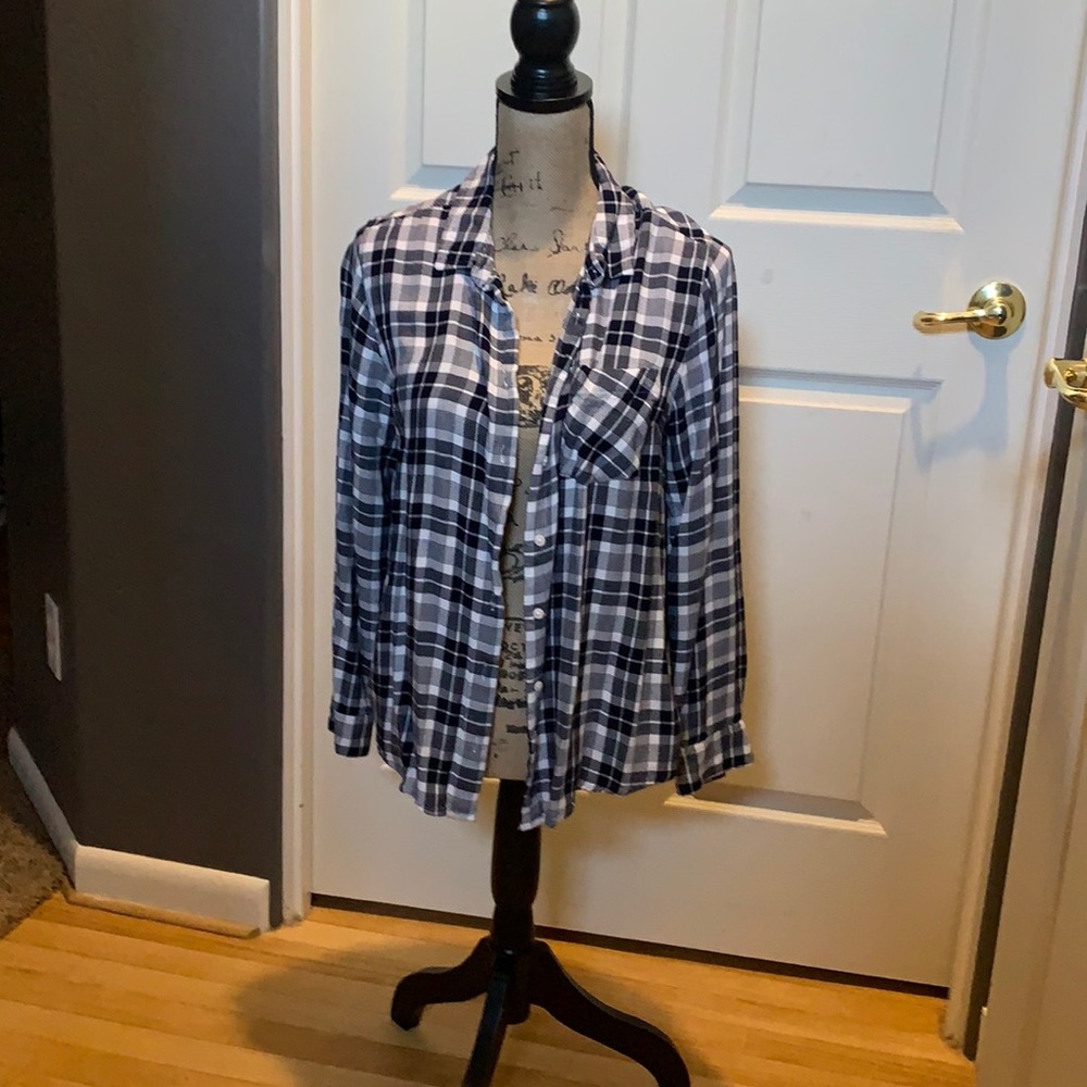 Button down long sleeve flannel
